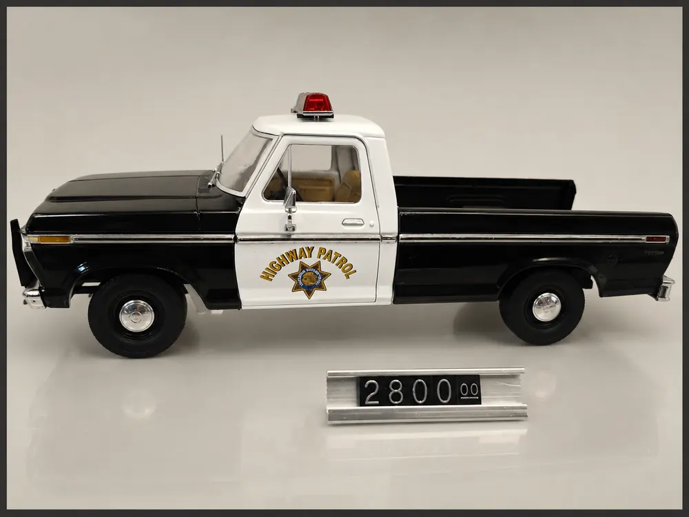 Ford pickup · Highway Patrol, fotografiada en la vitrina de Automovilia